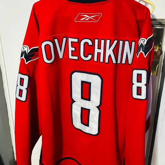 Red Washington capitals jersey - Picture 5 of 6